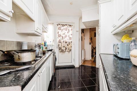 undefined, Becontree Avenue, Dagenham, RM8