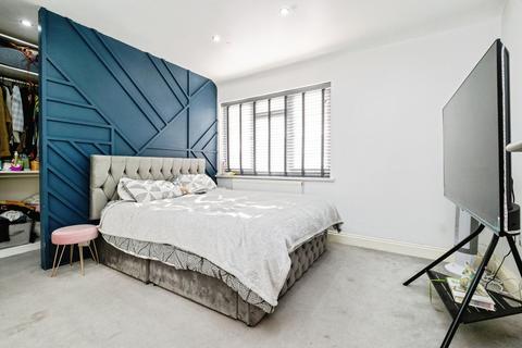 2 bedroom terraced house for sale, Ivyhouse Road, Dagenham, Essex, RM9