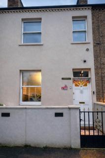 3 bedroom terraced house to rent, School Road, Hounslow