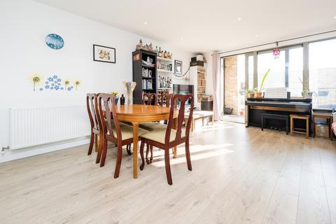 2 bedroom flat for sale, Albion Way, Upton Park, London, E6