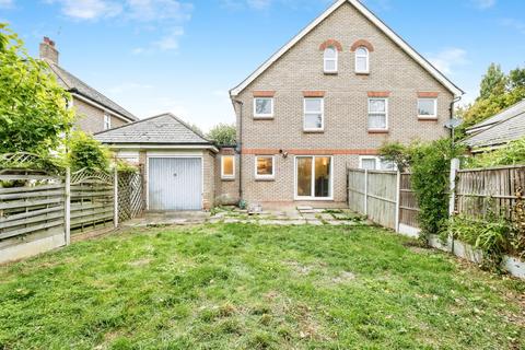 undefined, Greenwich Crescent, London, E6