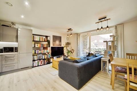 2 bedroom flat for sale, Mahindra Way, Beckton, London, E6
