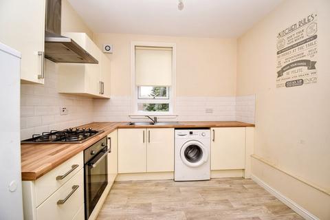 2 bedroom flat to rent, Manse Road, Kilsyth