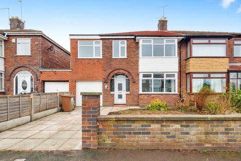 4 bedroom semi-detached house for sale, St. Georges Avenue, Windle, St. Helens, Merseyside, WA10