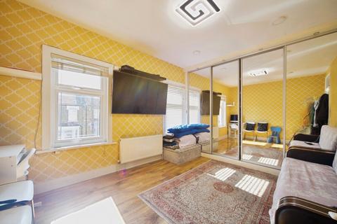 2 bedroom maisonette for sale - South Esk Road, Forest Gate, London, E7