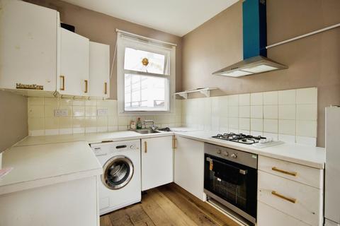 1 bedroom flat for sale, Seventh Avenue, Manor Park, London, E12