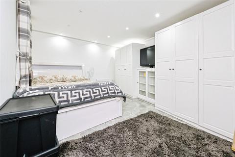 3 bedroom terraced house for sale, Brooks Avenue, East Ham, London, E6