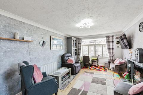 2 bedroom flat for sale, Sandhurst Avenue, Lytham St. Annes, Lancashire, FY8