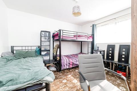 2 bedroom flat for sale, Gladding Road, Manor Park, London, E12
