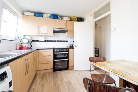 2 bedroom flat for sale, Gladding Road, Manor Park, London, E12