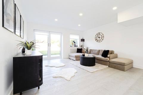 3 bedroom end of terrace house for sale, Boss Close, HORNCHURCH, Essex, RM12