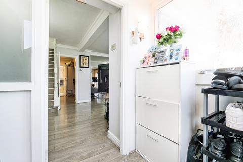 3 bedroom end of terrace house for sale, Harlow Road, Rainham, RM13