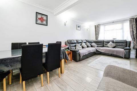 3 bedroom end of terrace house for sale, Harlow Road, Rainham, RM13