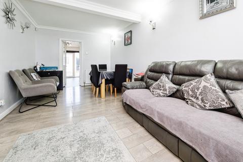3 bedroom end of terrace house for sale, Harlow Road, Rainham, RM13