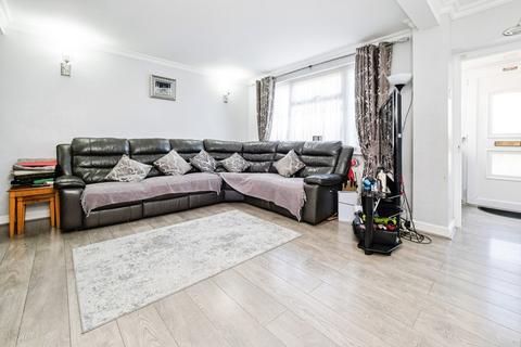 3 bedroom end of terrace house for sale, Harlow Road, Rainham, RM13