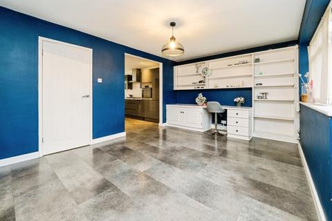 4 bedroom end of terrace house for sale, Browne Close, Romford, RM5