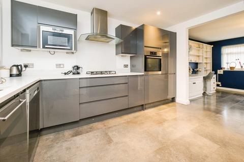 4 bedroom end of terrace house for sale, Browne Close, Romford, RM5