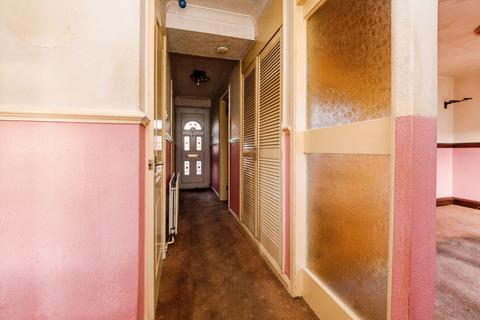 2 bedroom maisonette for sale, Fyfield Road, Rainham, RM13