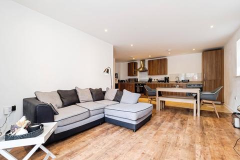 2 bedroom flat for sale, Dunningford Close, Hornchurch, RM12