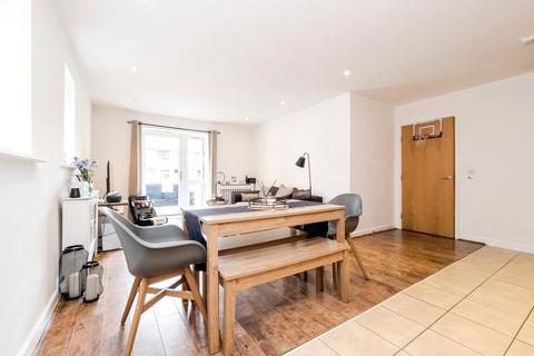 2 bedroom flat for sale, Dunningford Close, Hornchurch, RM12