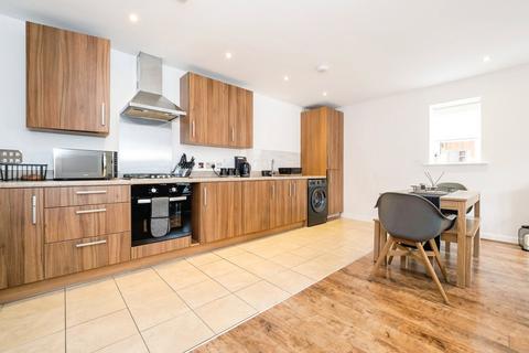 2 bedroom flat for sale, Dunningford Close, Hornchurch, RM12