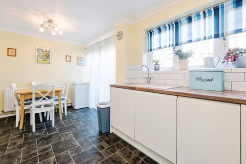 3 bedroom terraced house for sale, Midhurst Close, Hornchurch, RM12