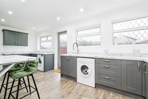 3 bedroom semi-detached house for sale, Eyhurst Avenue, Hornchurch, RM12
