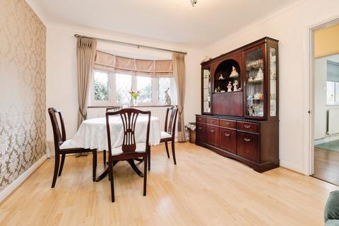 3 bedroom end of terrace house for sale, Benhurst Avenue, Hornchurch, RM12