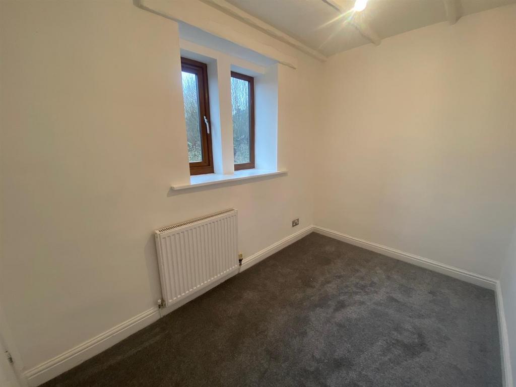 BEDROOM.jpg