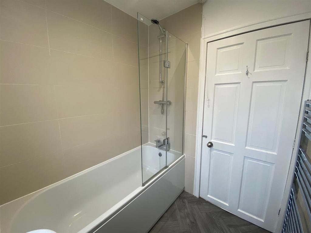 BATHROOM 1.jpg