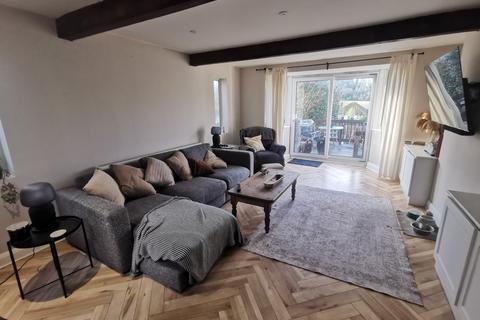 undefined, Fairdene Road, Coulsdon CR5