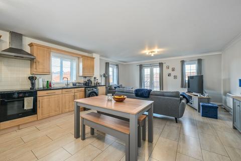 2 bedroom flat for sale, Griffin Close, Ashford TN23