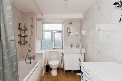 1 bedroom flat for sale, Dock Road, Tilbury, Essex, RM18