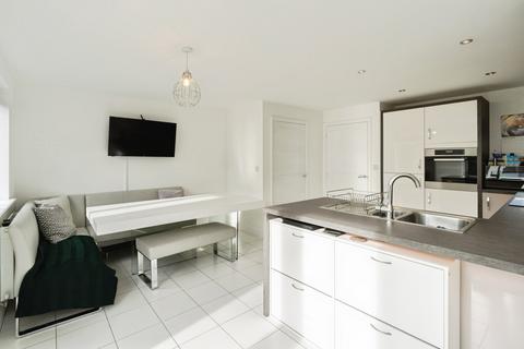 4 bedroom terraced house for sale, Butts Green, Westbrook, Warrington, Cheshire, WA5