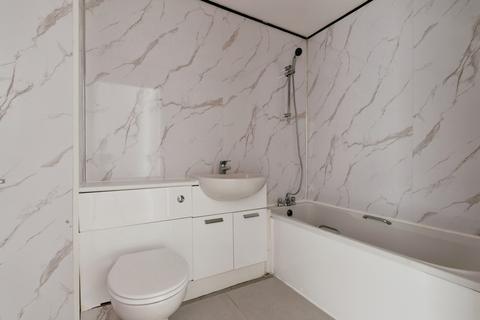 2 bedroom flat for sale, Anchor Court, Argent Street, Grays, Essex, RM17