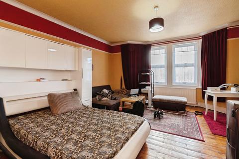 2 bedroom maisonette for sale, Clarence Road, Grays, Essex, RM17