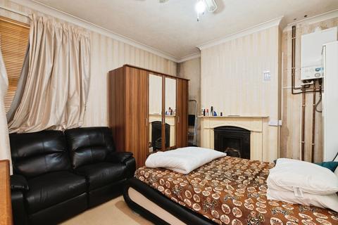 2 bedroom maisonette for sale, Clarence Road, Grays, Essex, RM17