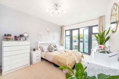 2 bedroom flat for sale, 104-120 Lee High Road, London SE13