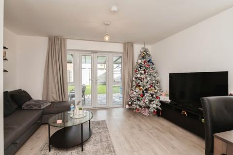 2 bedroom end of terrace house for sale, Killarney Crescent, West Thurrock, Grays, Essex, RM20