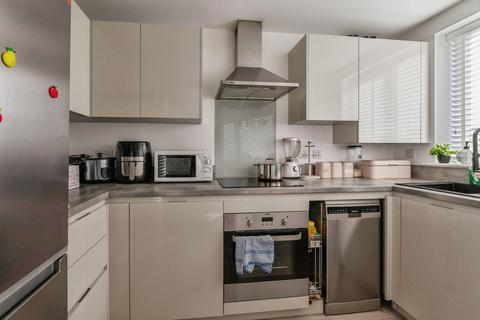 2 bedroom end of terrace house for sale, Killarney Crescent, West Thurrock, Grays, Essex, RM20