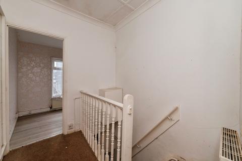 2 bedroom maisonette for sale, College Road, Grays, Essex, RM17