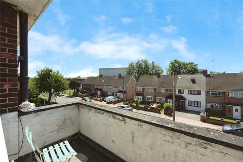 3 bedroom flat for sale, Dock Road, Tilbury, Essex, RM18