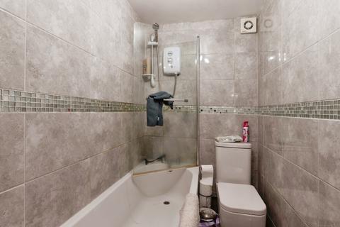 2 bedroom flat for sale, Parsonage Road, Grays, Essex, RM20
