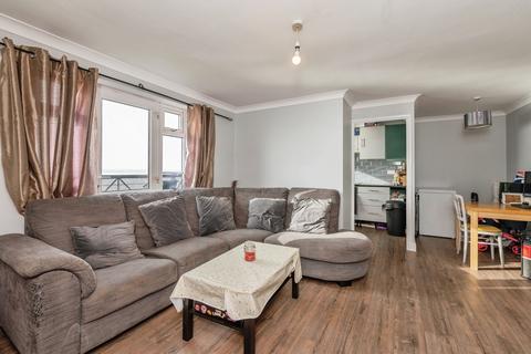 2 bedroom flat for sale, Lewes Close, Grays, Essex, RM17