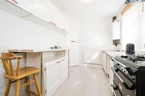 undefined, Matlock Gardens, Hornchurch, RM12