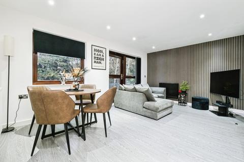 2 bedroom flat for sale, Mellish Way, HORNCHURCH, Essex, RM11