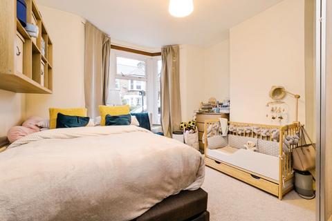2 bedroom flat for sale, Murchison Road, London, E10