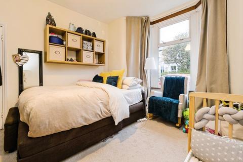 2 bedroom flat for sale, Murchison Road, London, E10