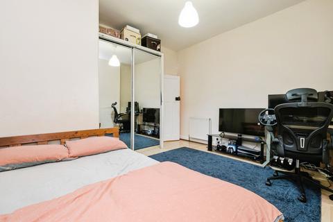2 bedroom flat for sale, Murchison Road, London, E10