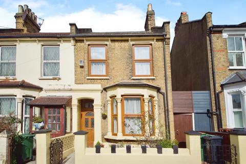 3 bedroom end of terrace house for sale, Murchison Road, Leyton, London, E10
